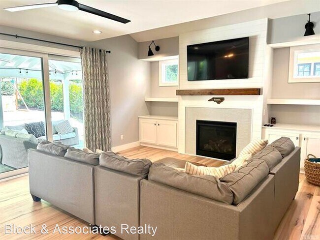 Foto del edificio - 5 br, 3 bath House - 3316 Milton Road