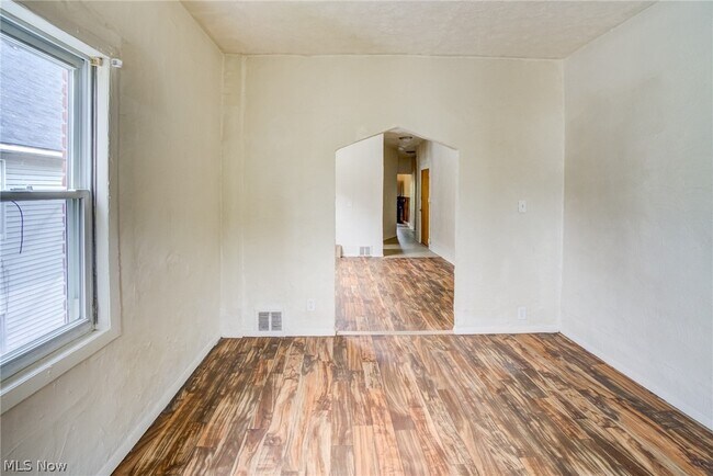 Foto del edificio - 3467 E 149th St