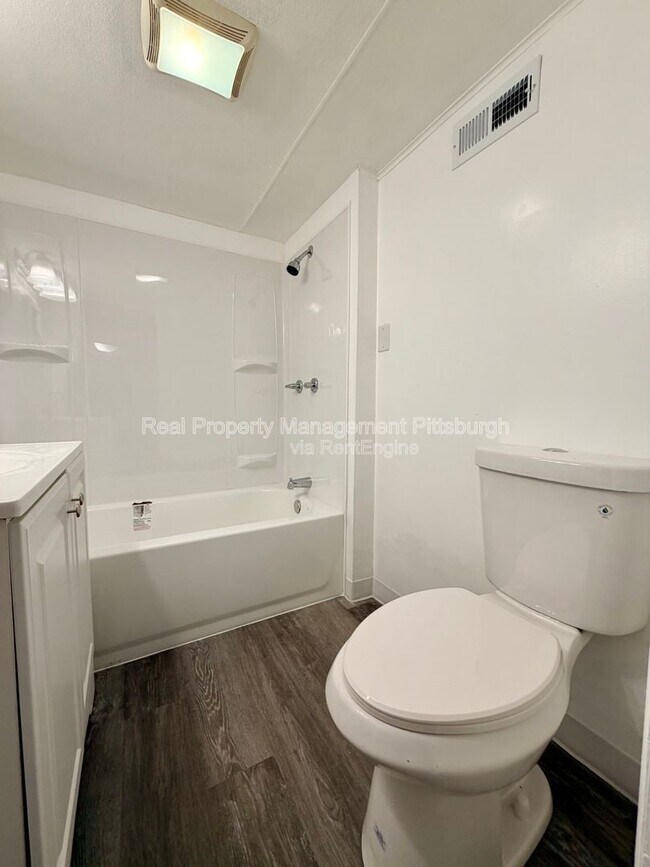 Foto del edificio - 5115 Keystone St