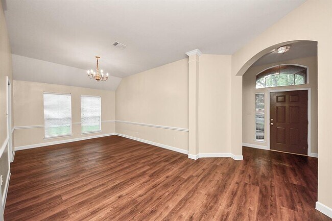 Foto del edificio - 4807 Taylor Lake Ct