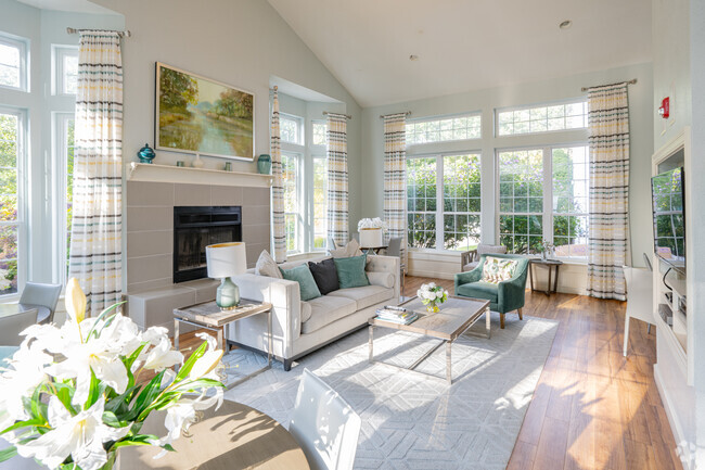 Sun Room - The Residences at Brentwood