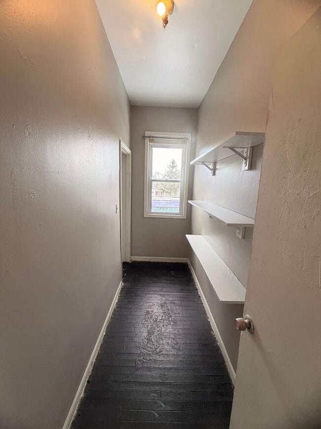 Foto del edificio - 2500 W Fond du Lac Ave