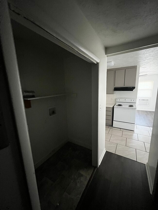 Building Photo - 216 Tabor Drive, Unit 3