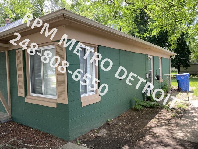 Building Photo - Cute 3-Bedroom Ranch in Dearborn Heights