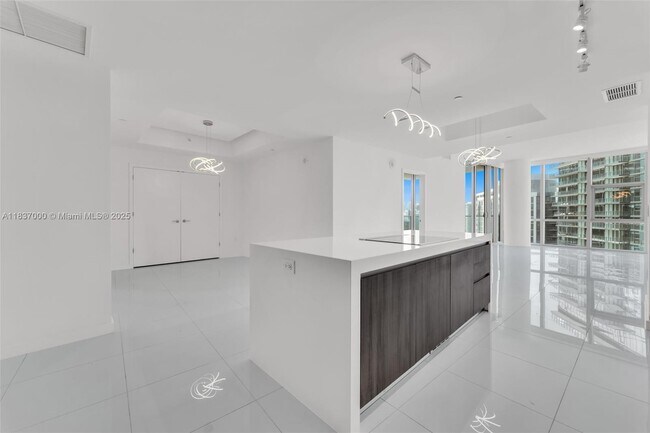 Foto del edificio - 851 NE 1st Ave