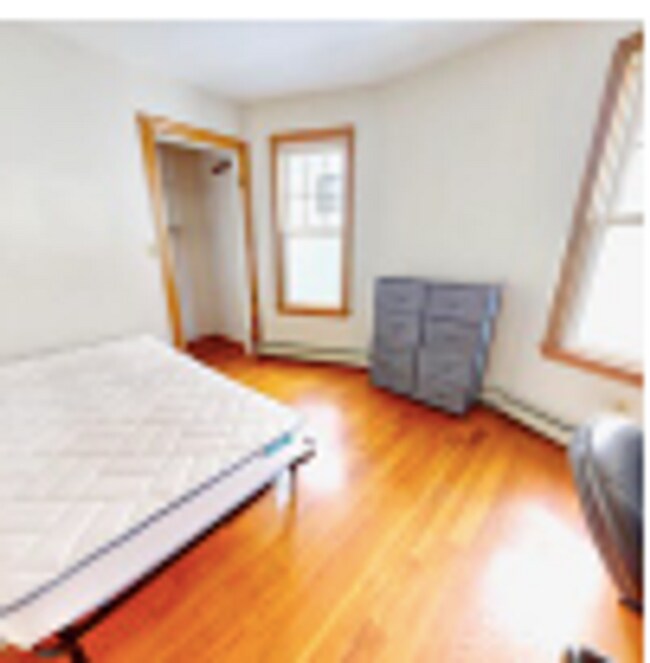 Building Photo - 25 Princeton St