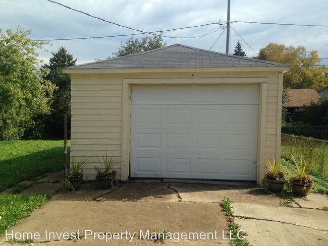 Building Photo - 5430 N 73rd St