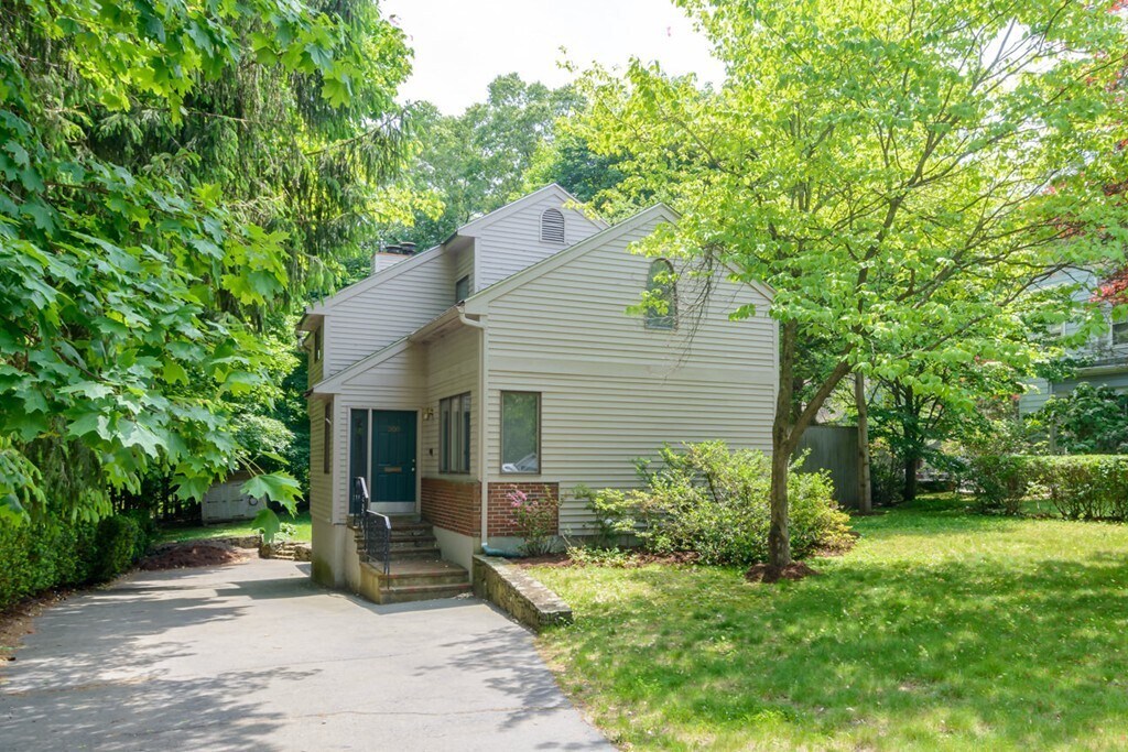 Primary Photo - 300 Walnut St