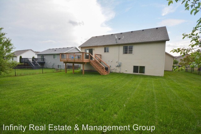Foto del edificio - 4 br, 2 bath House - 5379 55th Ave NW