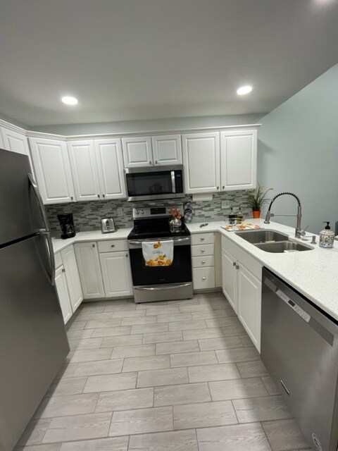 Building Photo - 6396 Royal Woods Dr