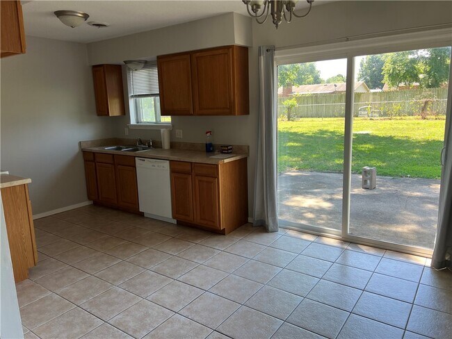 Foto del edificio - 2318 W Twin Springs St