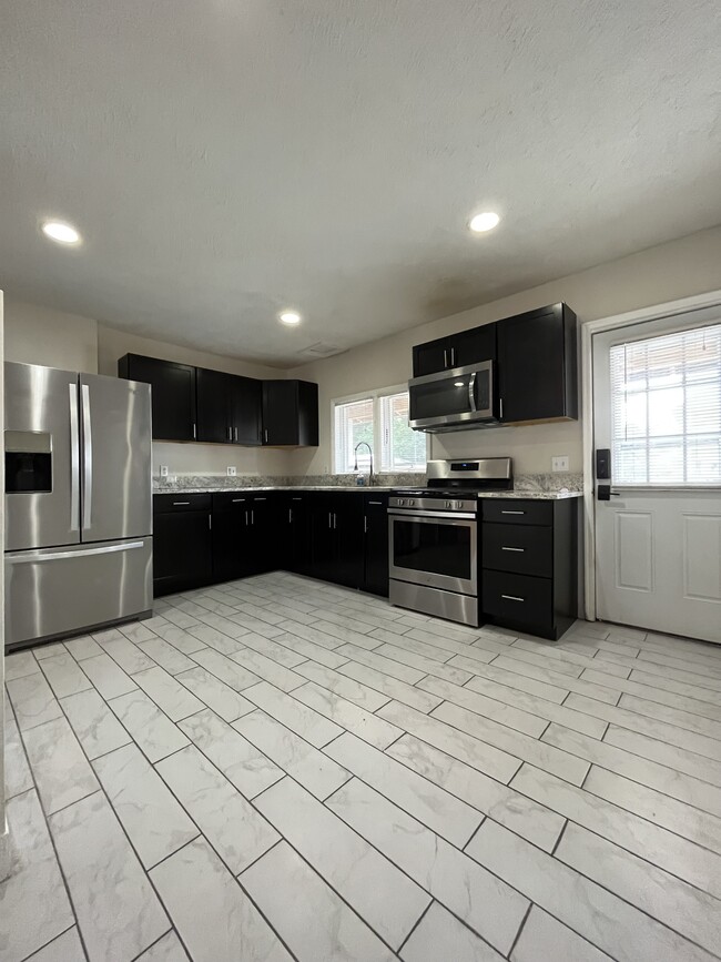 Building Photo - 52 Germain Ave