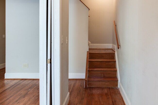 Foto del edificio - 418 E 22nd St