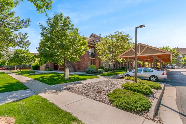 Foto del edificio - 2445 Windrow Dr