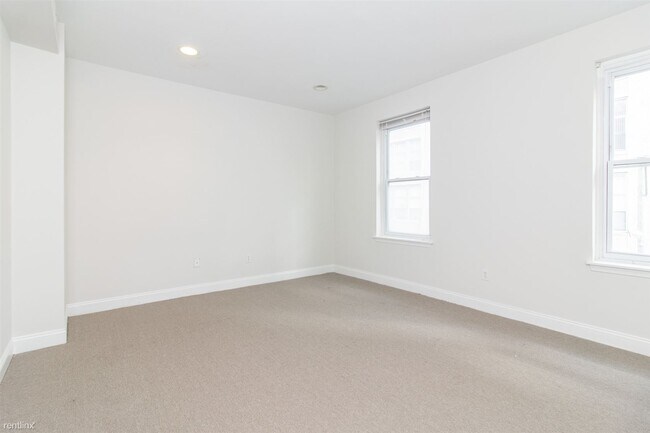 Foto del edificio - 1 br, 1 bath  - 641 N 15th St Apt 4 Unit 4