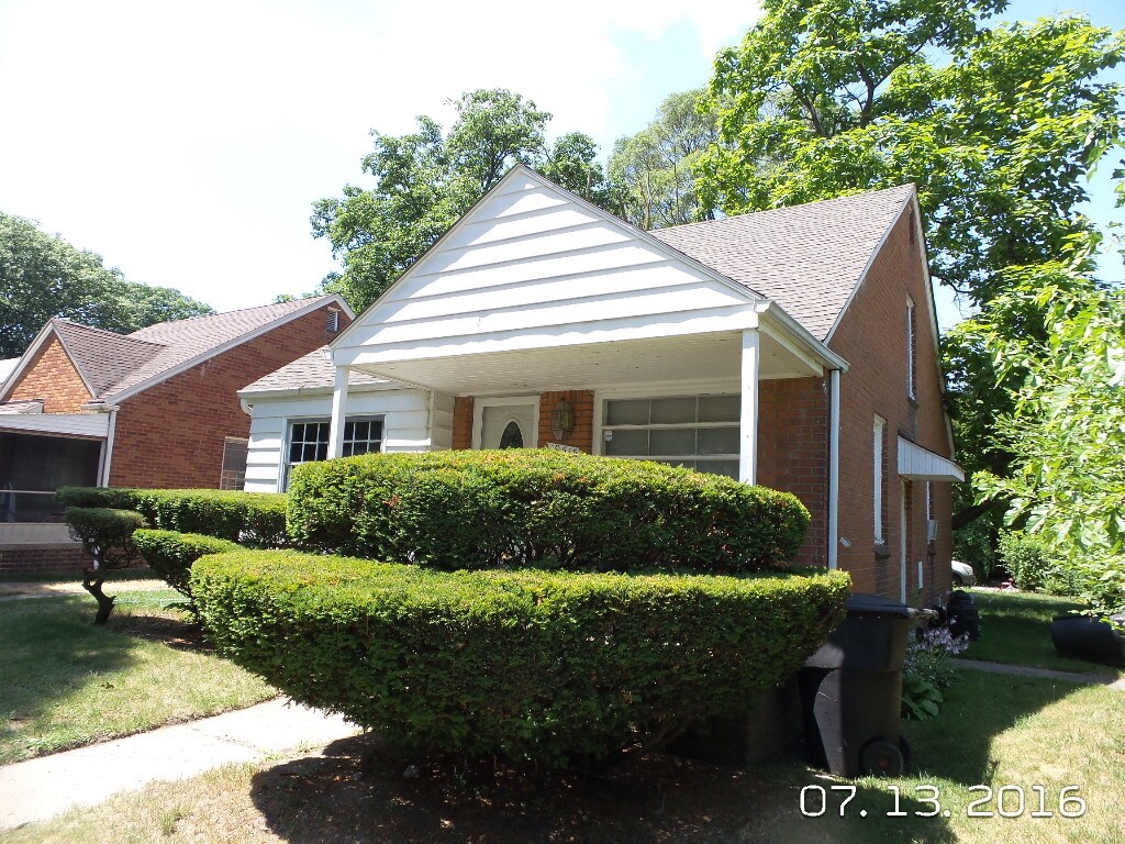 Building Photo - 19515 Greenview Ave