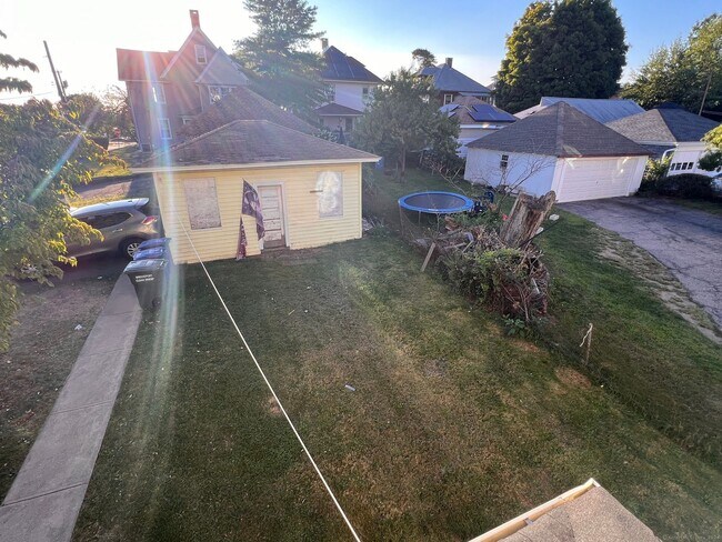 Foto del edificio - 385 Ridgefield Ave