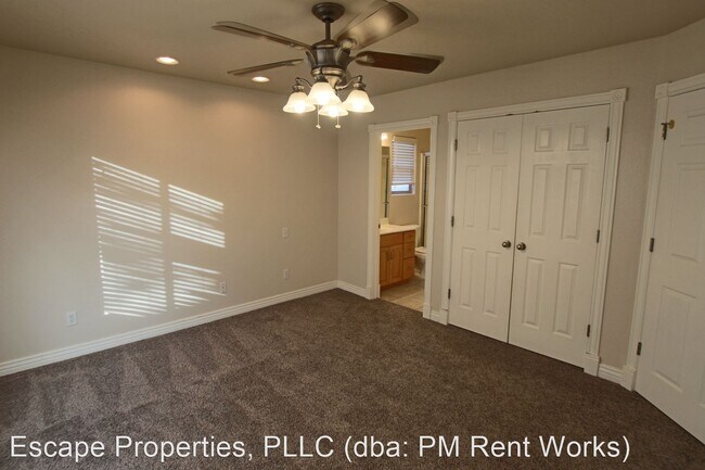 Building Photo - 2 br, 2 bath House - 4400 W. State #111