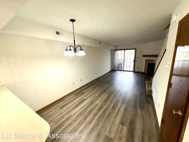 Foto del edificio - 2 br, 1.5 bath House - 427 Lester Road #8