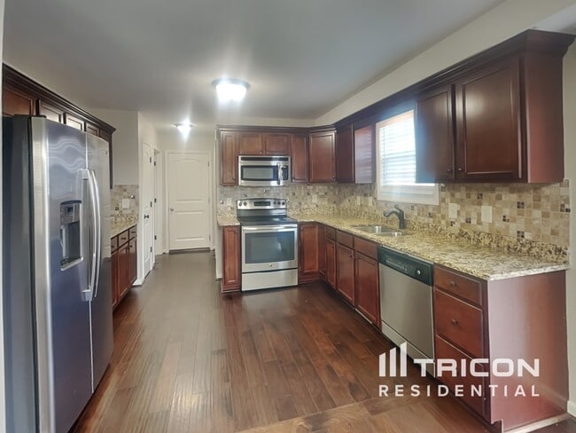 Foto del edificio - 1073 Castlerock Dr