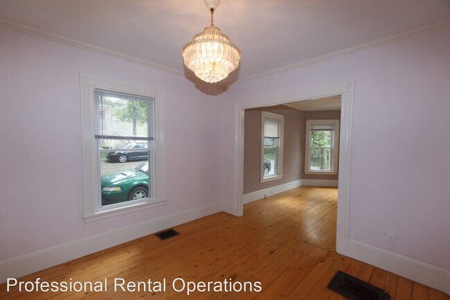 Building Photo - 3 br, 1.5 bath House - 11 Autumn Street