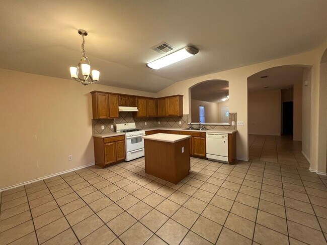 Foto del edificio - 120 Salado Dr