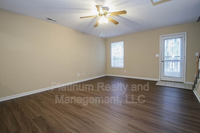 Building Photo - 2107 Ringgold Ct