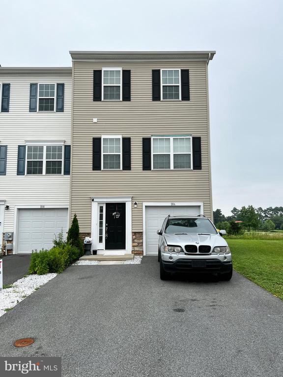 Foto principal - 1106 Wickersham Wy