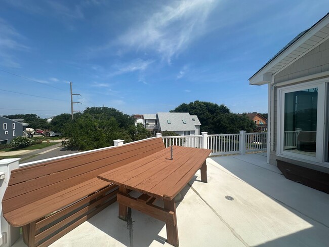 Foto del edificio - Large Home off Bay Drive in Kill Devil Hills