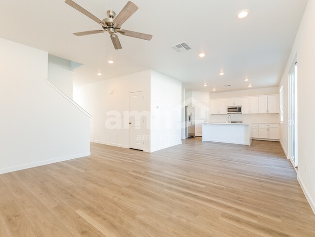 Building Photo - 2348 Devin Ave