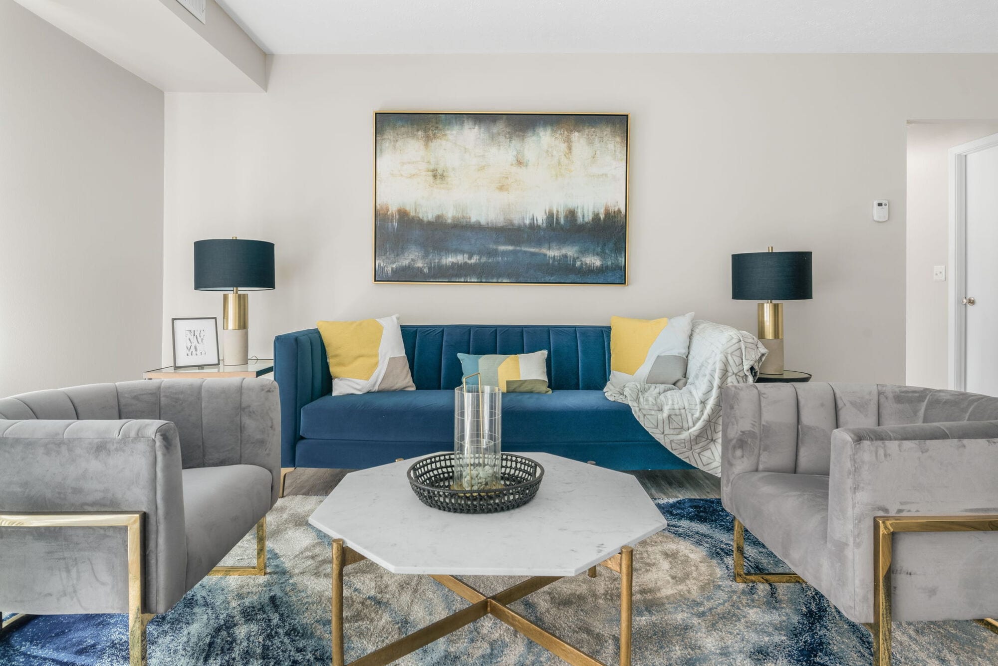 THE VANTAGE APARTMENTS – photo 4
