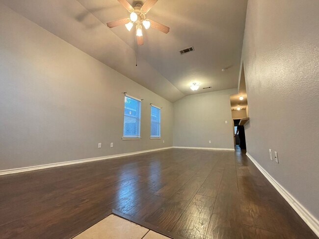 Foto del edificio - 3/2 Duplex with Garage