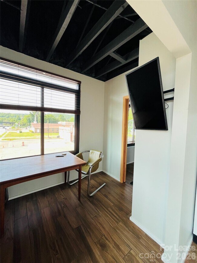 Foto del edificio - 274 Catawba Ave