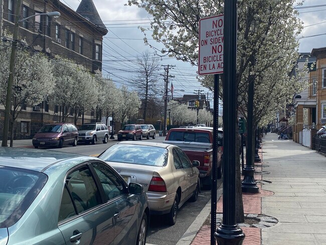 Front Street - 2415 New York Ave