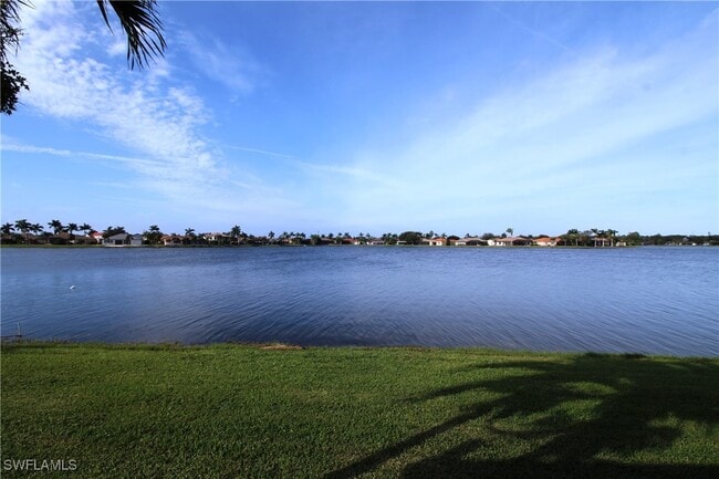 Building Photo - 2086 Grove Dr