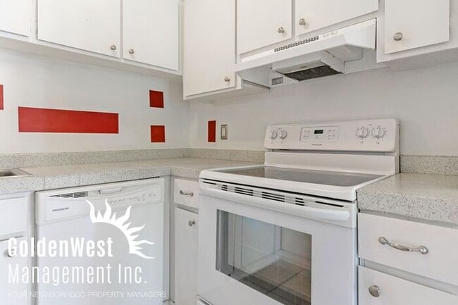 Building Photo - Fantastic 1Bdm 1Ba Midtown Condo Near Ligh...