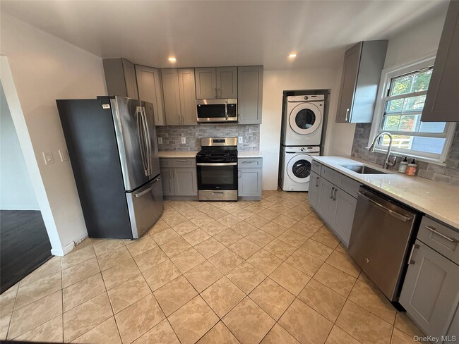 Building Photo - 94 Washington Ave N