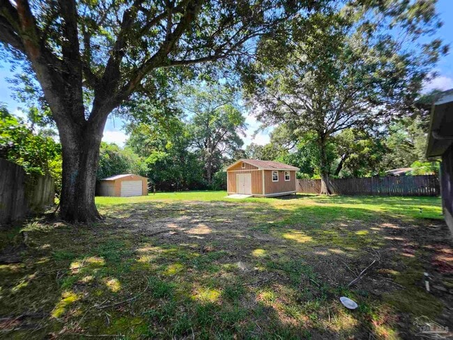Building Photo - 5505 Fairview Dr