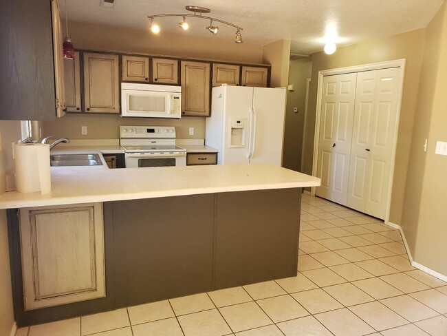Building Photo - Pet-Friendly Home in Hurricane