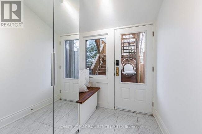 Building Photo - 381 St Clarens Ave