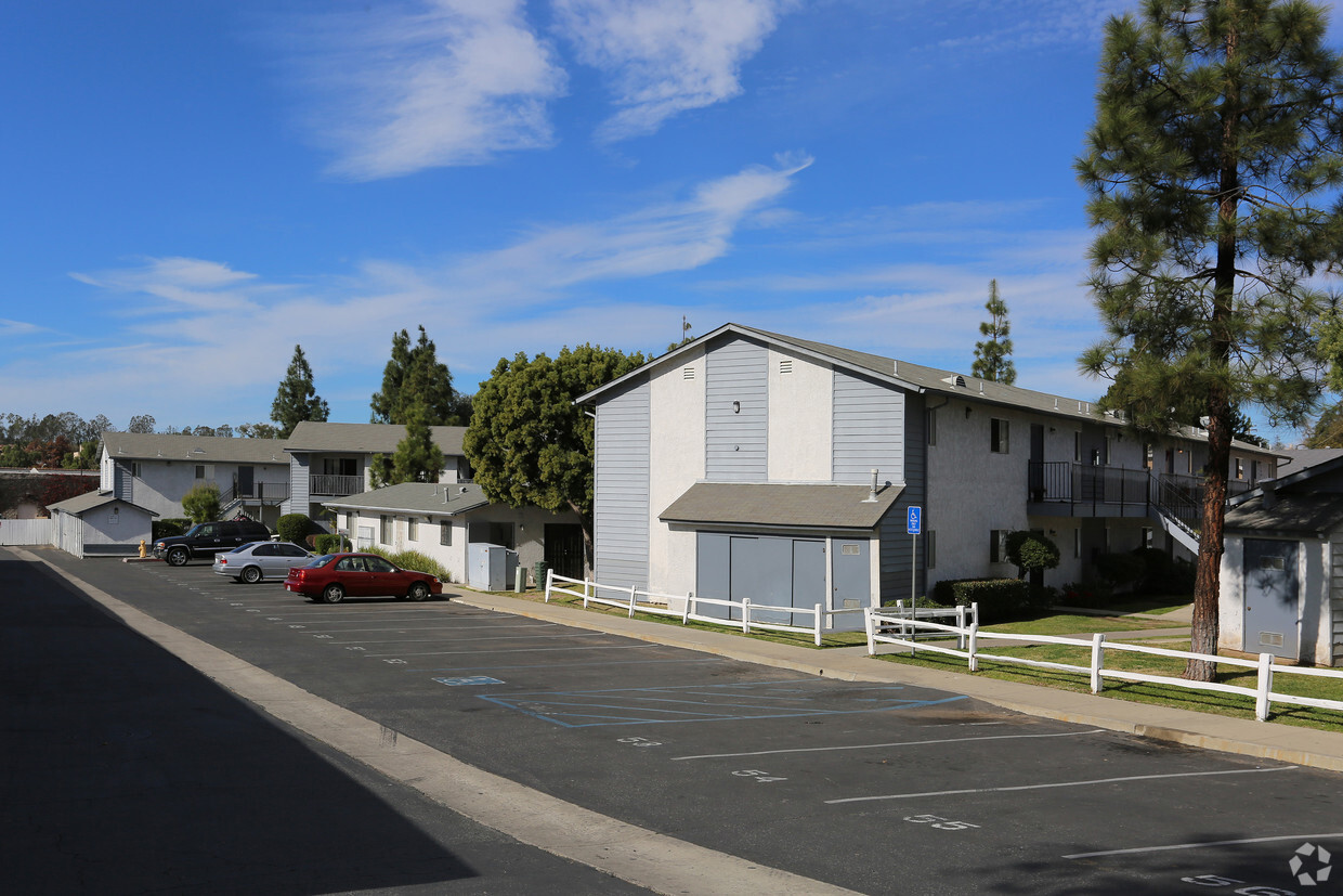 Building Photo - Northwood Garden Apartments