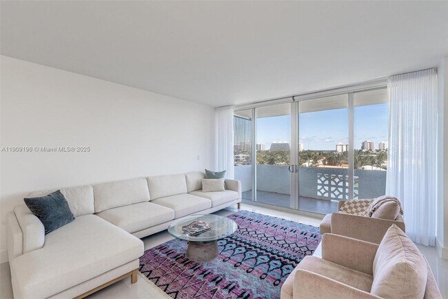 Foto del edificio - 9101 E Bay Harbor Dr