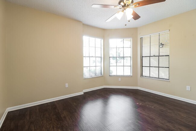 Building Photo - 4218 Fox Hollow Cir