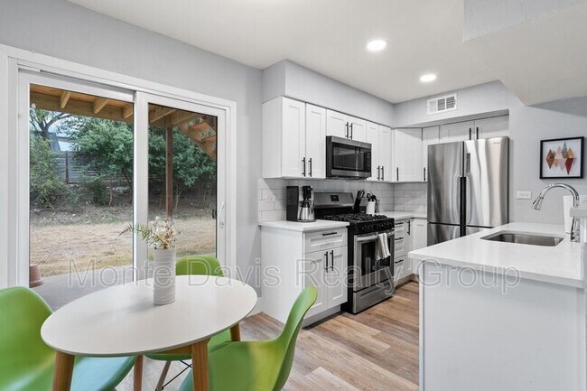 Foto del edificio - 2504 Manor Cir