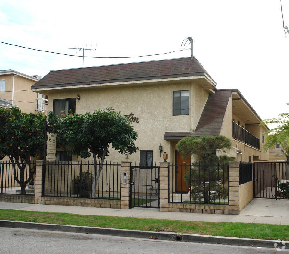 Building Photo - 11260 Huston St