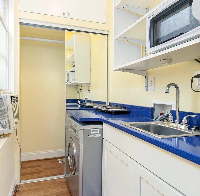 Foto del edificio - 4908 45th St NW
