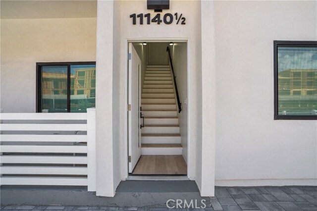 Foto del edificio - 11140 Woodley Ave