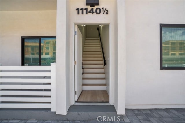 Building Photo - 11140 Woodley Ave
