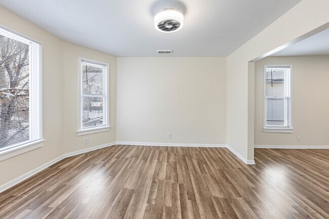 Foto del edificio - 420 N Lockwood Ave