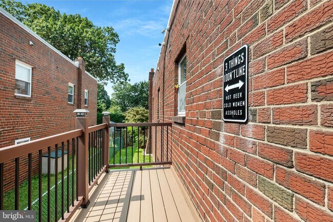 Building Photo - 8146 Henry Ave